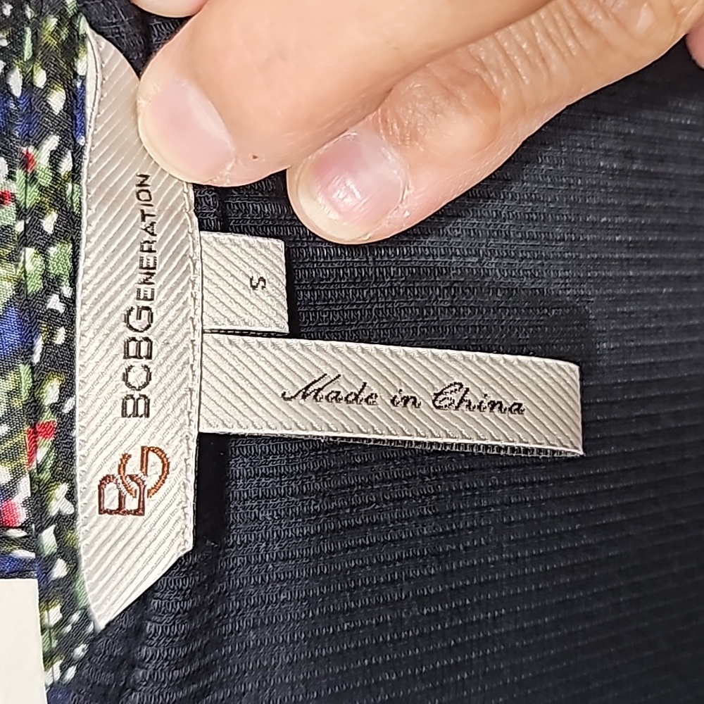 Bcbg Multi Layered Abstract Splatter Design. - image 6